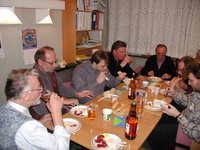 God mat serveres i pausen. Roar Harberg, John Solum, Sigve Smørdal, Terje Ingvaldsen, Svein Hoel, Bjørn Bruun og Skjalg Solum.